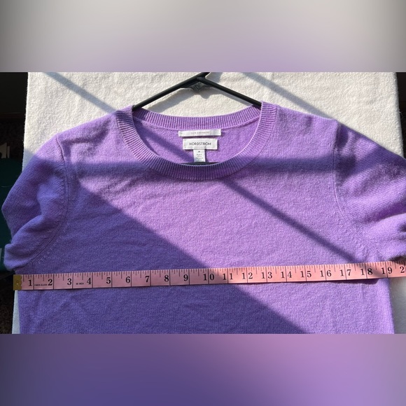 Gorgeous 100% Cashmere crew neck sweater sz M purple/lavender from Nordstrom NWT - Picture 7 of 7